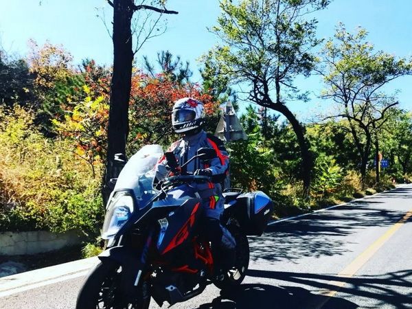 �����Ի����˶����г�KTM1290SuperdukeGT